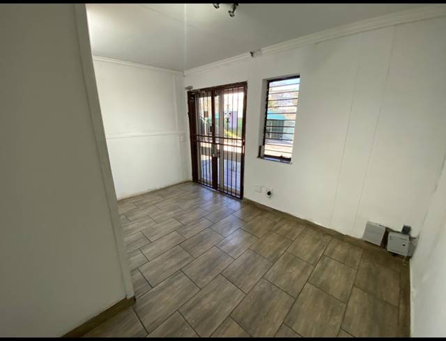 314M² WAREHOUSE TO LET IN SUNNYROCK